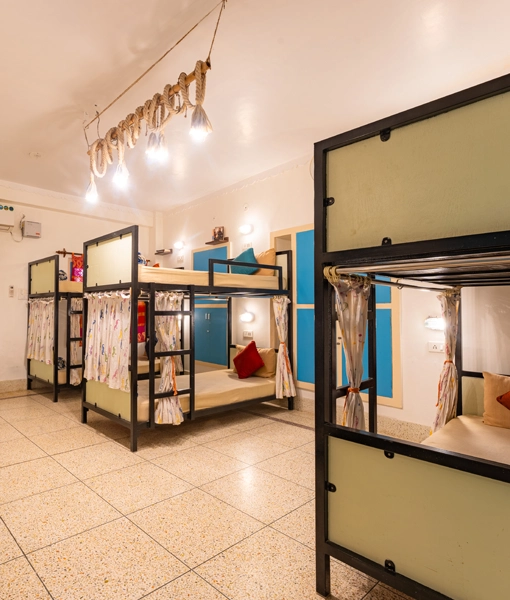 10 Bed Mixed AC Dorm with Ensuite