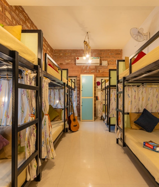 10 Bed Mixed AC Dorm